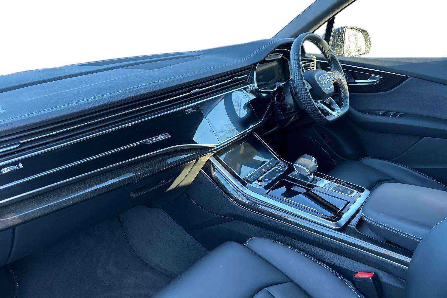 Used Audi Q7 2025 for sale - 76902298: Photo 2