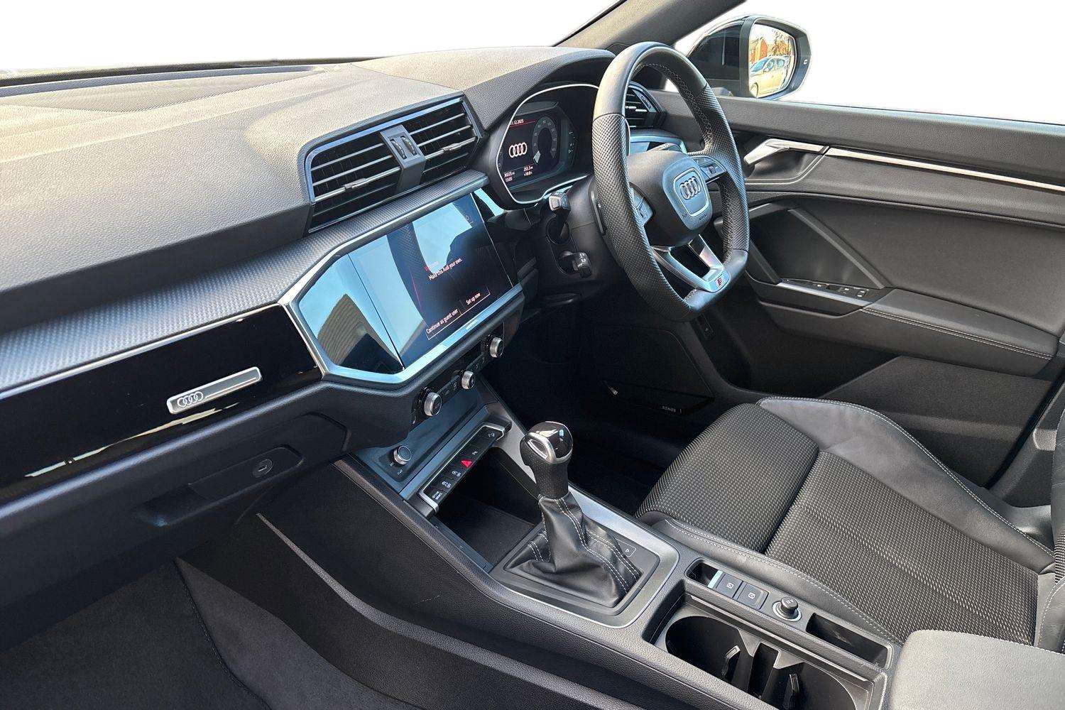 Used Audi Q3 2023 for sale - 76916186: Photo 2