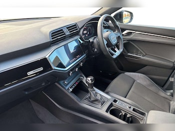 Used Audi Q3 2023 for sale - 76916186: Photo