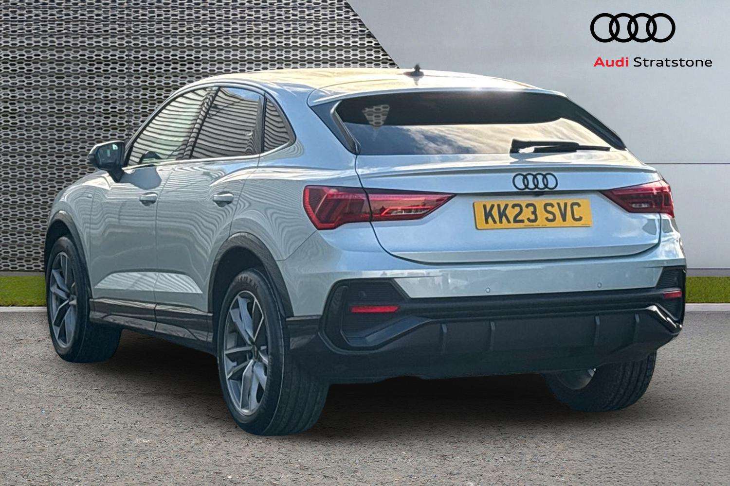 Used Audi Q3 2023 for sale - 76916186: Photo 3