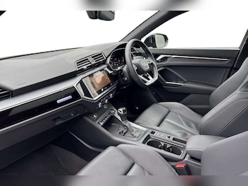 Used Audi Q3 2023 for sale - 77565744: Photo