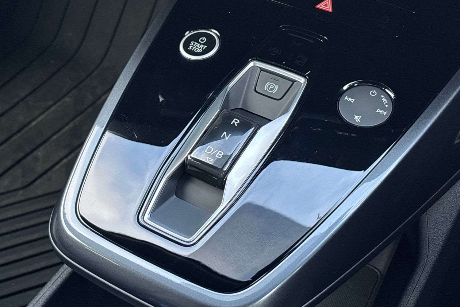 Used Audi Q4 e-tron 2025 for sale - 76442505: Photo 15