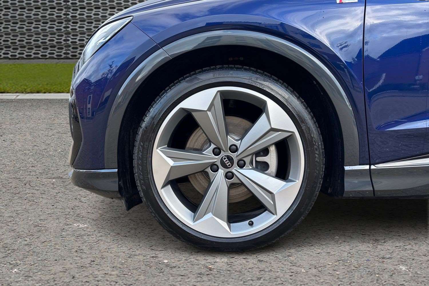 Used Audi Q4 e-tron 2025 for sale - 76442505: Photo 5