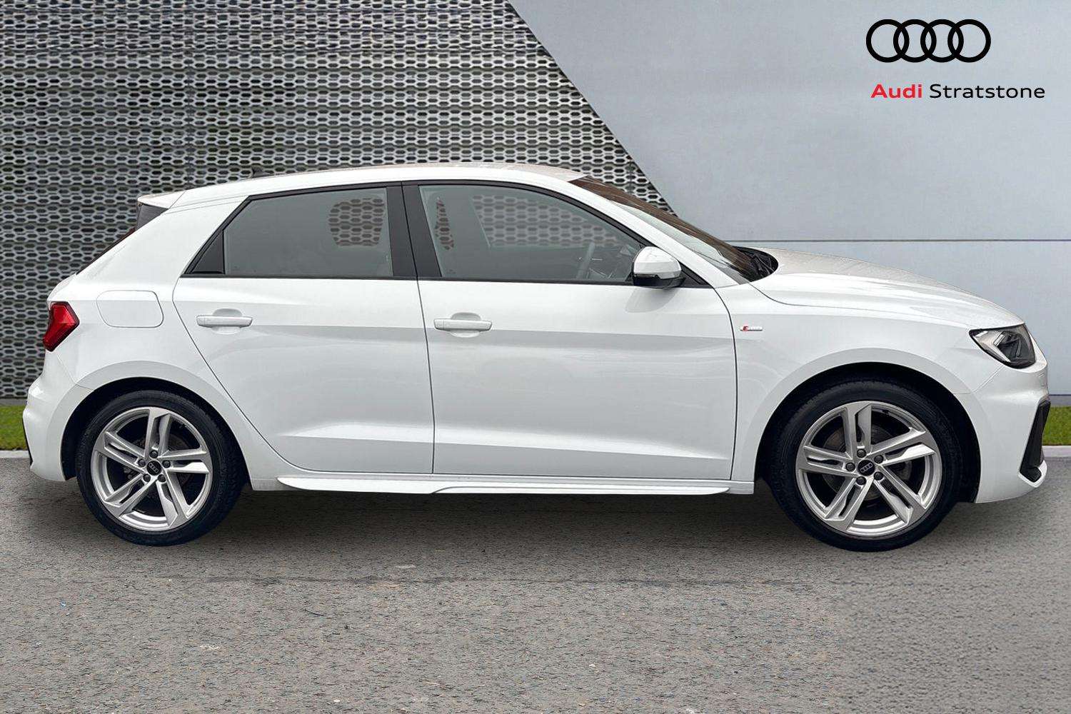 Used Audi A1 2023 for sale - 77112372: Photo 4