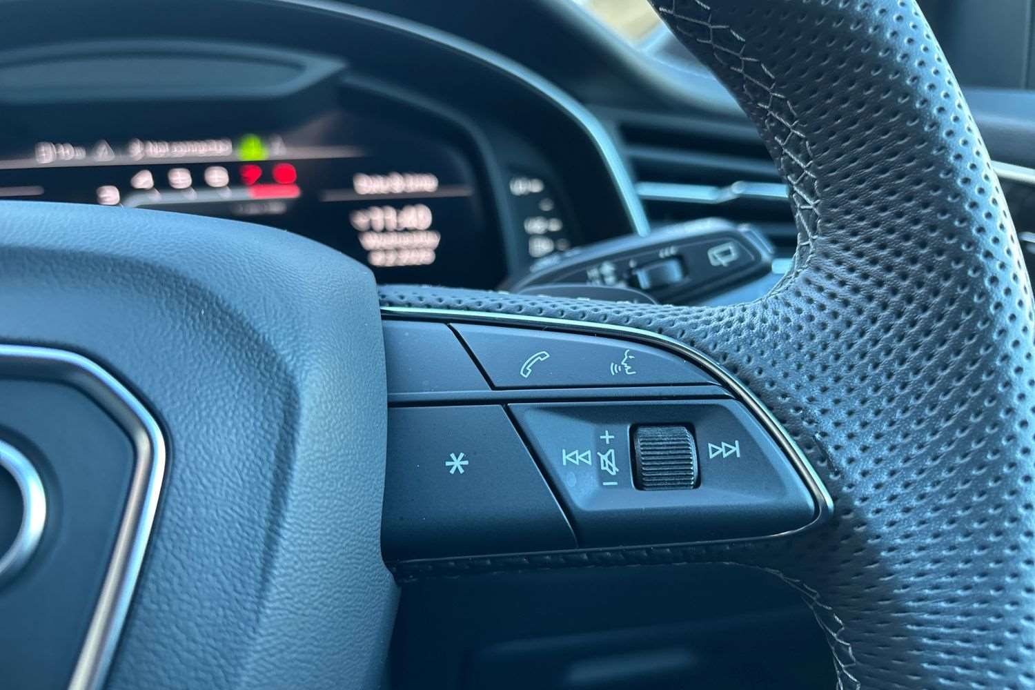 Used Audi Q8 2023 for sale - 77443579: Photo 17