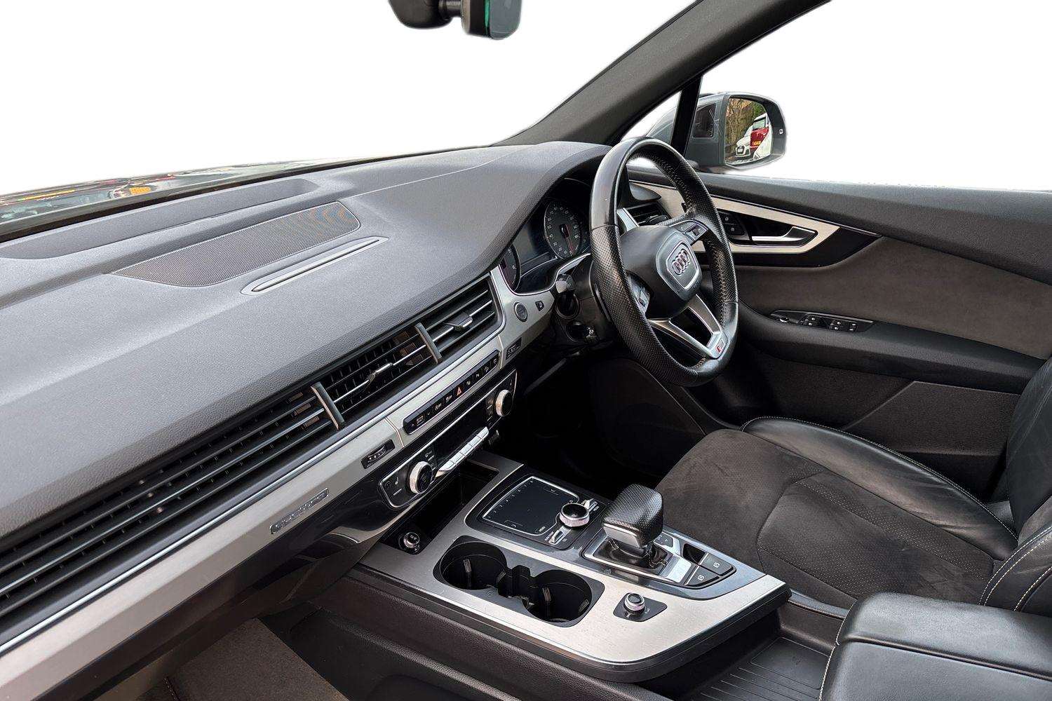 Used Audi Q7 2017 for sale - 77206378: Photo 2