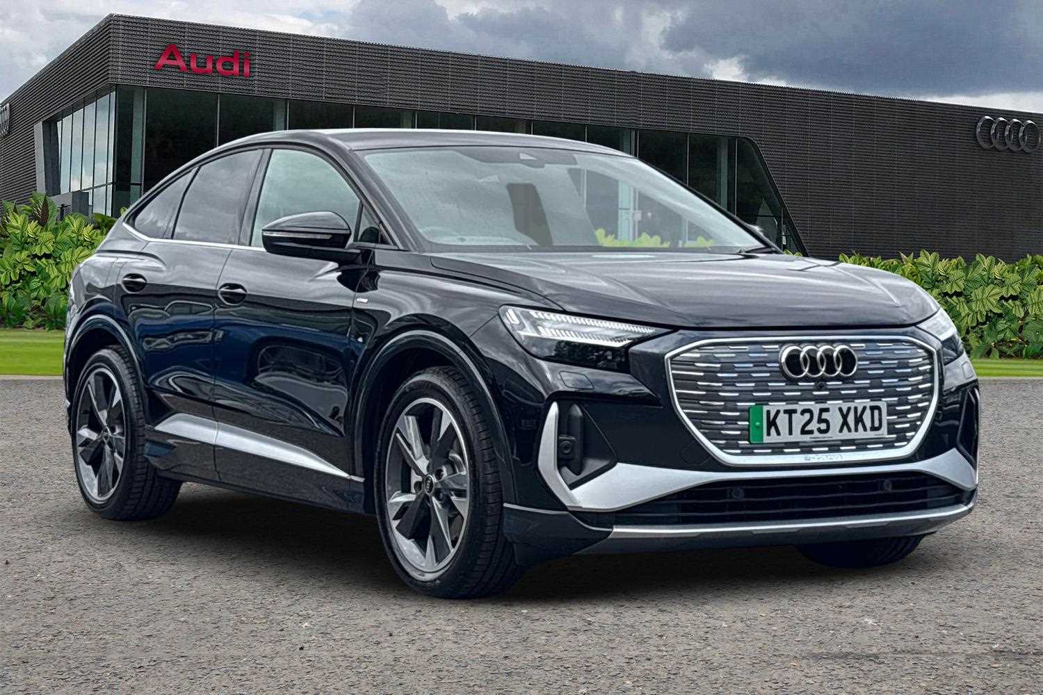 Used Audi Q4 e-tron 2025 for sale - 76063264: Photo 1
