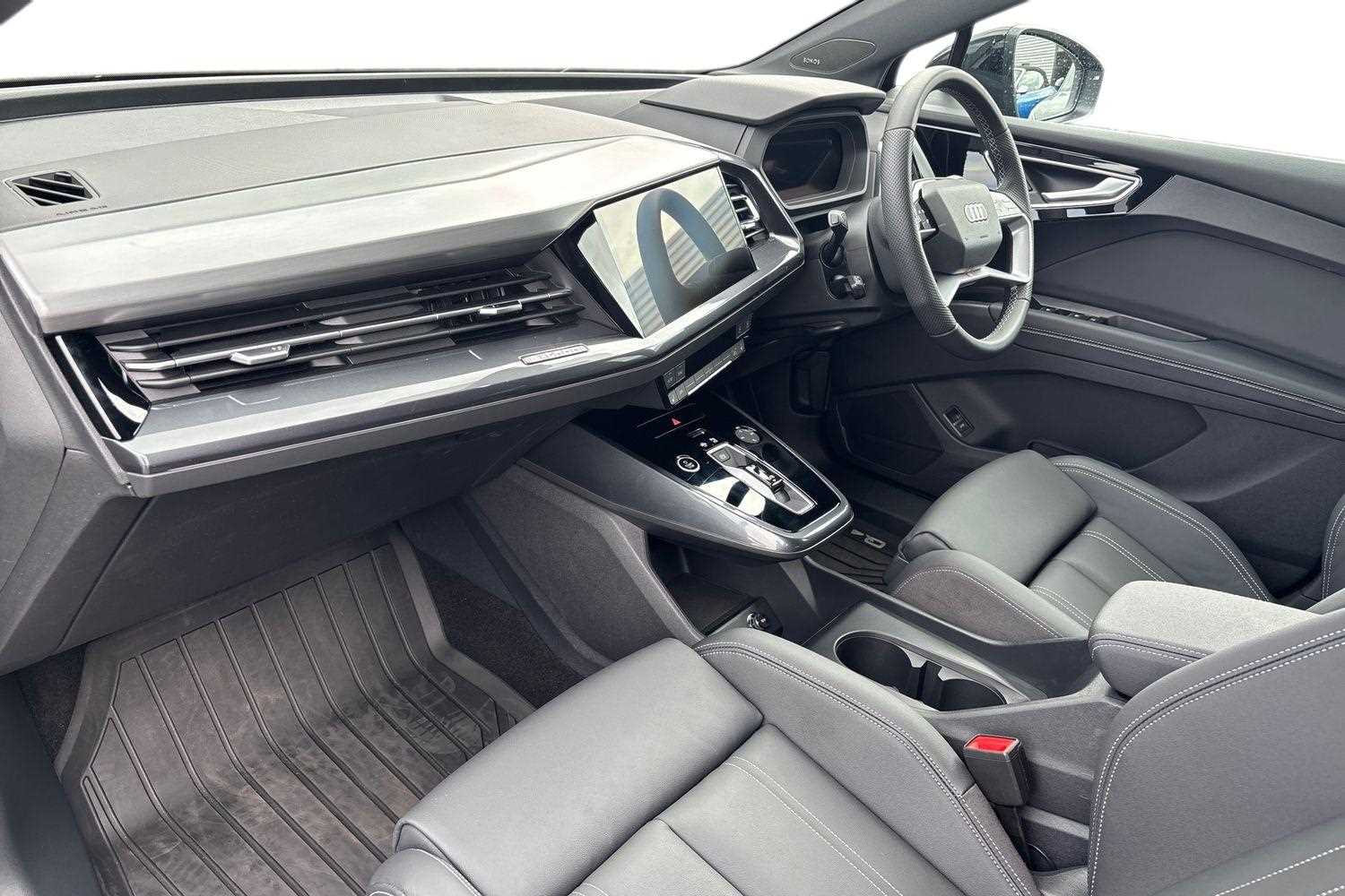 Used Audi Q4 e-tron 2025 for sale - 76063264: Photo 2