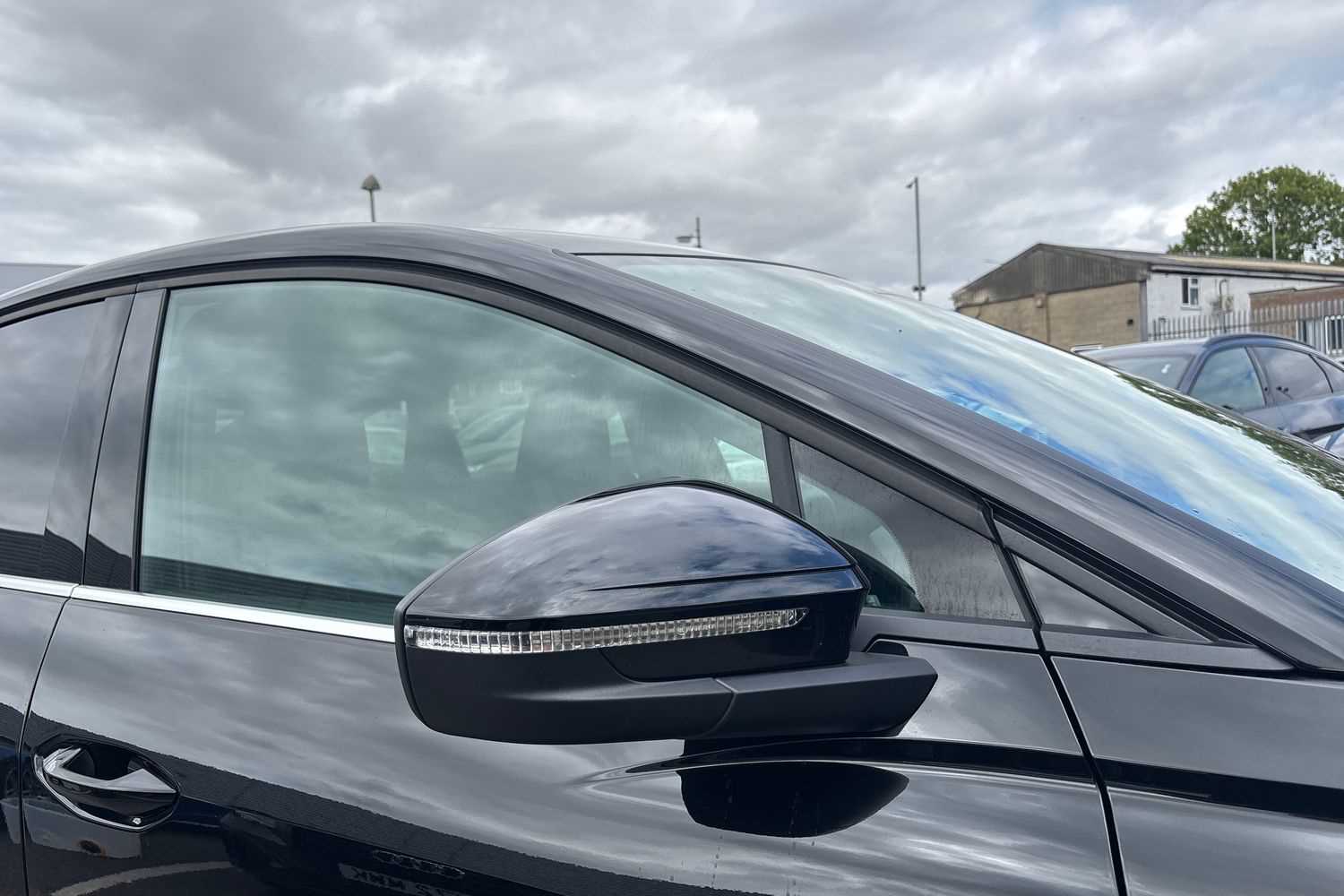 Used Audi Q4 e-tron 2025 for sale - 76063264: Photo 28