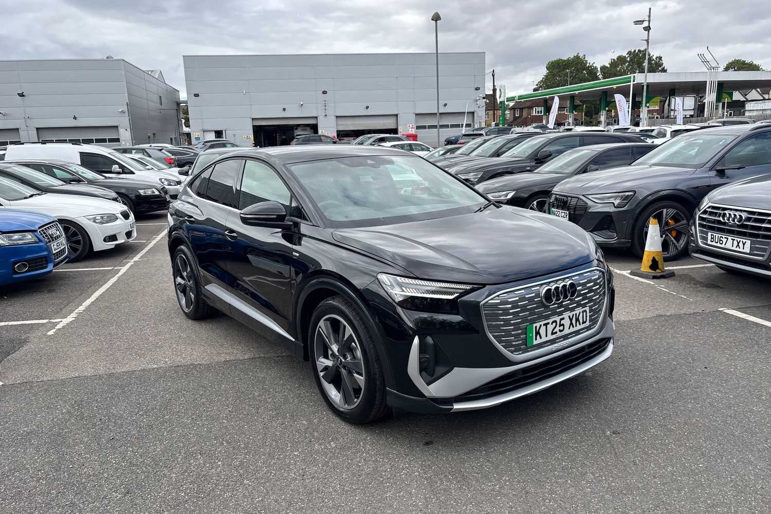 Used Audi Q4 e-tron 2025 for sale - 76063264: Photo 32