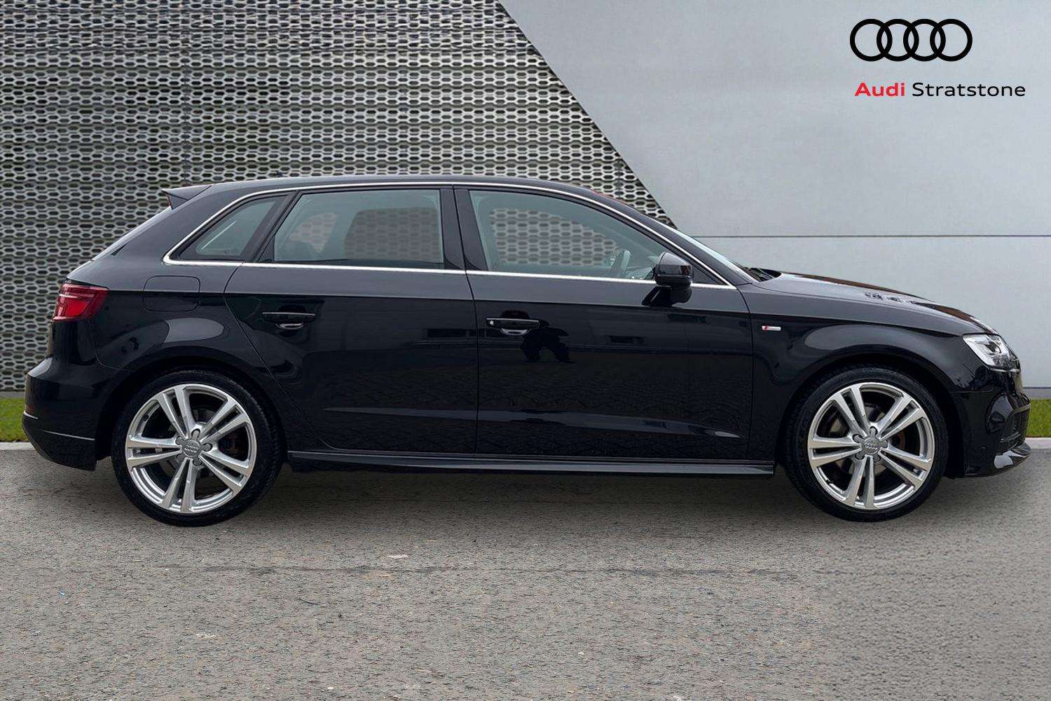 Used Audi A3 2018 for sale - 77698837: Photo 4