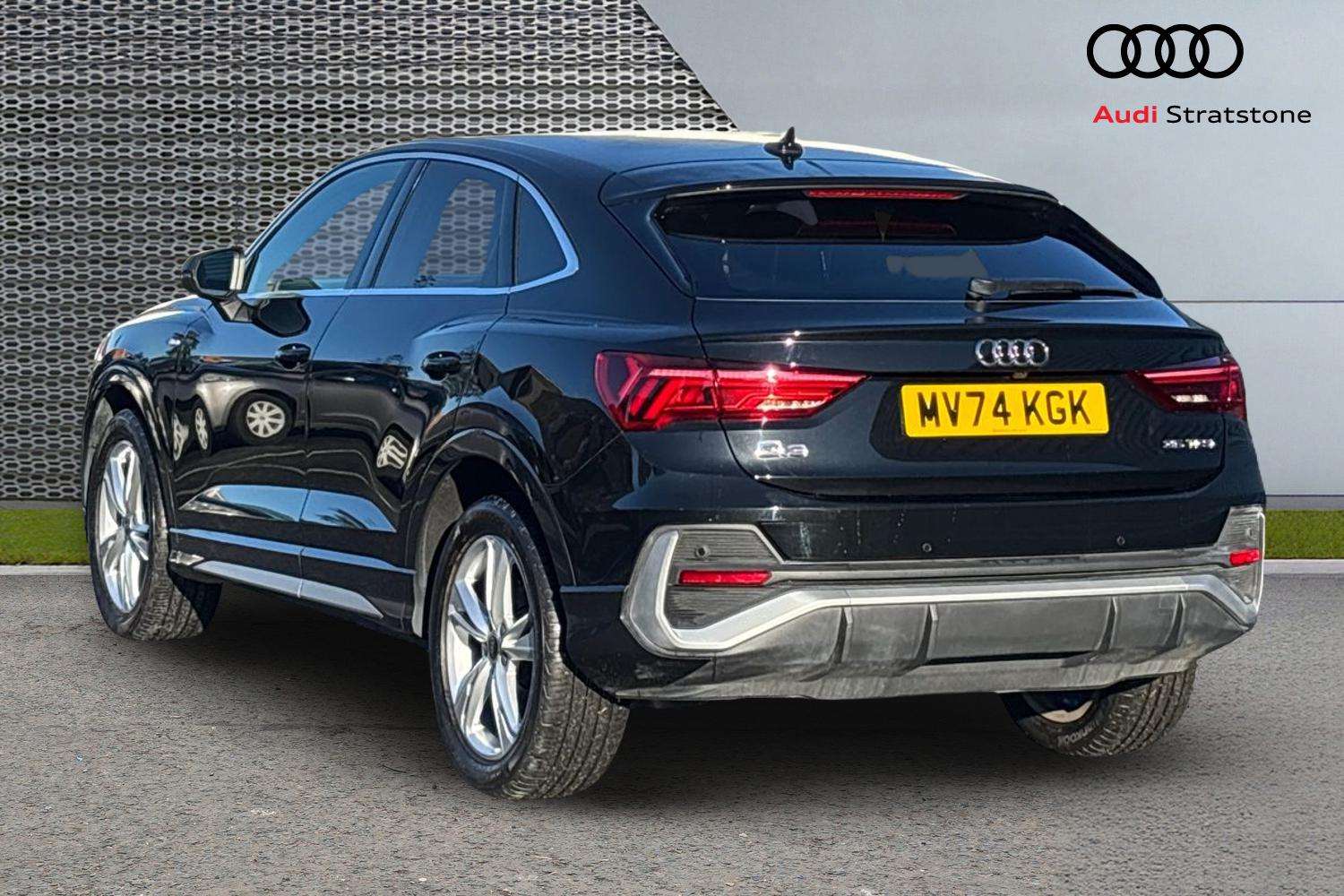 Used Audi Q3 2024 for sale - 76774168: Photo 3