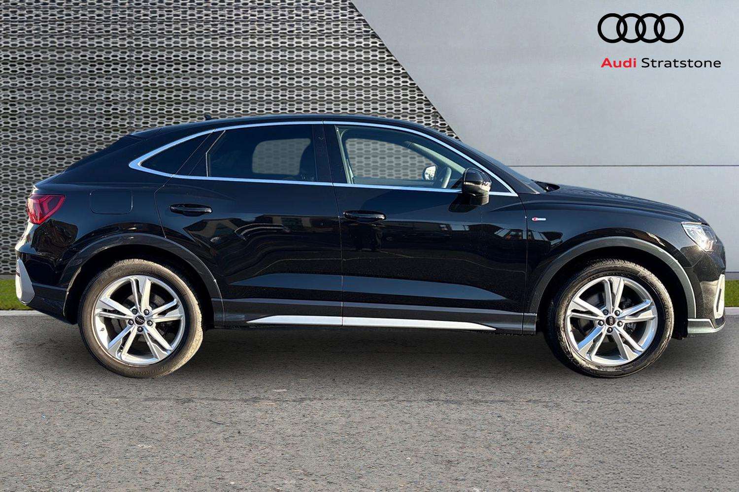 Used Audi Q3 2024 for sale - 76774168: Photo 4