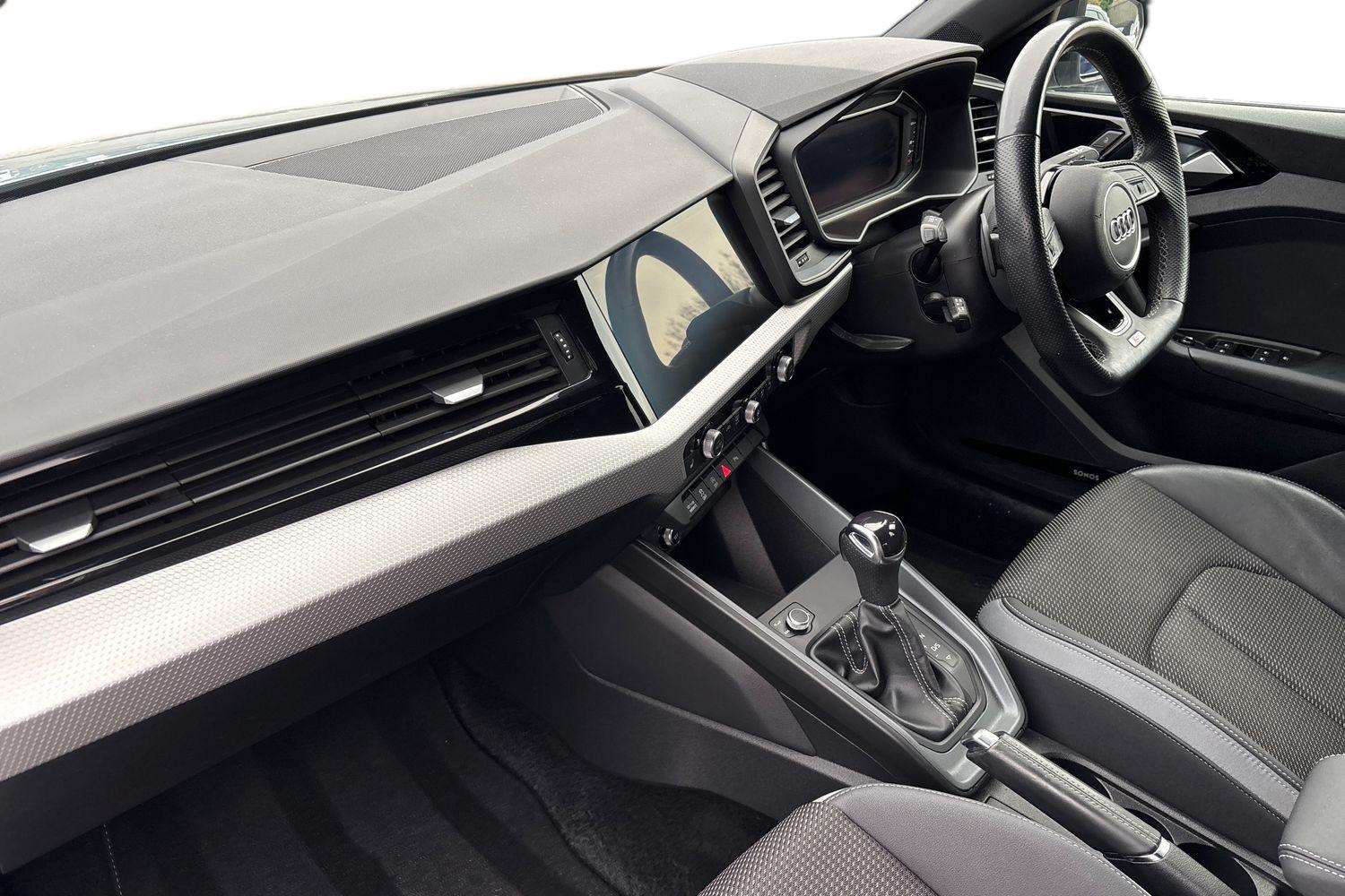 Used Audi A1 2023 for sale - 76624652: Photo 2