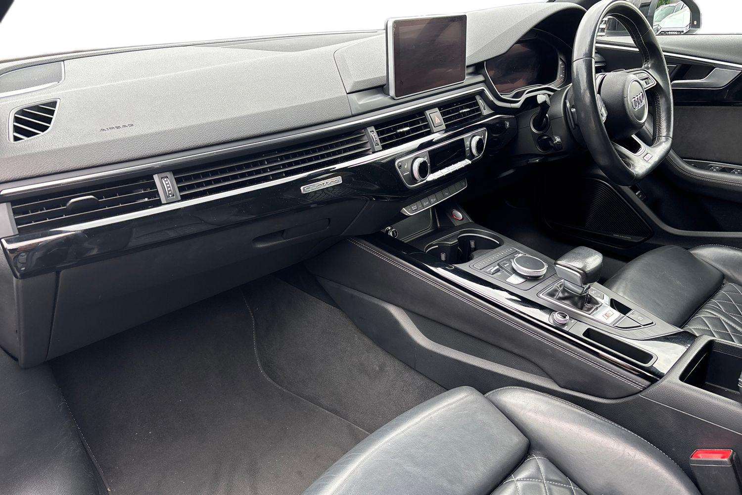 Used Audi A4 2017 for sale - 76475763: Photo 2