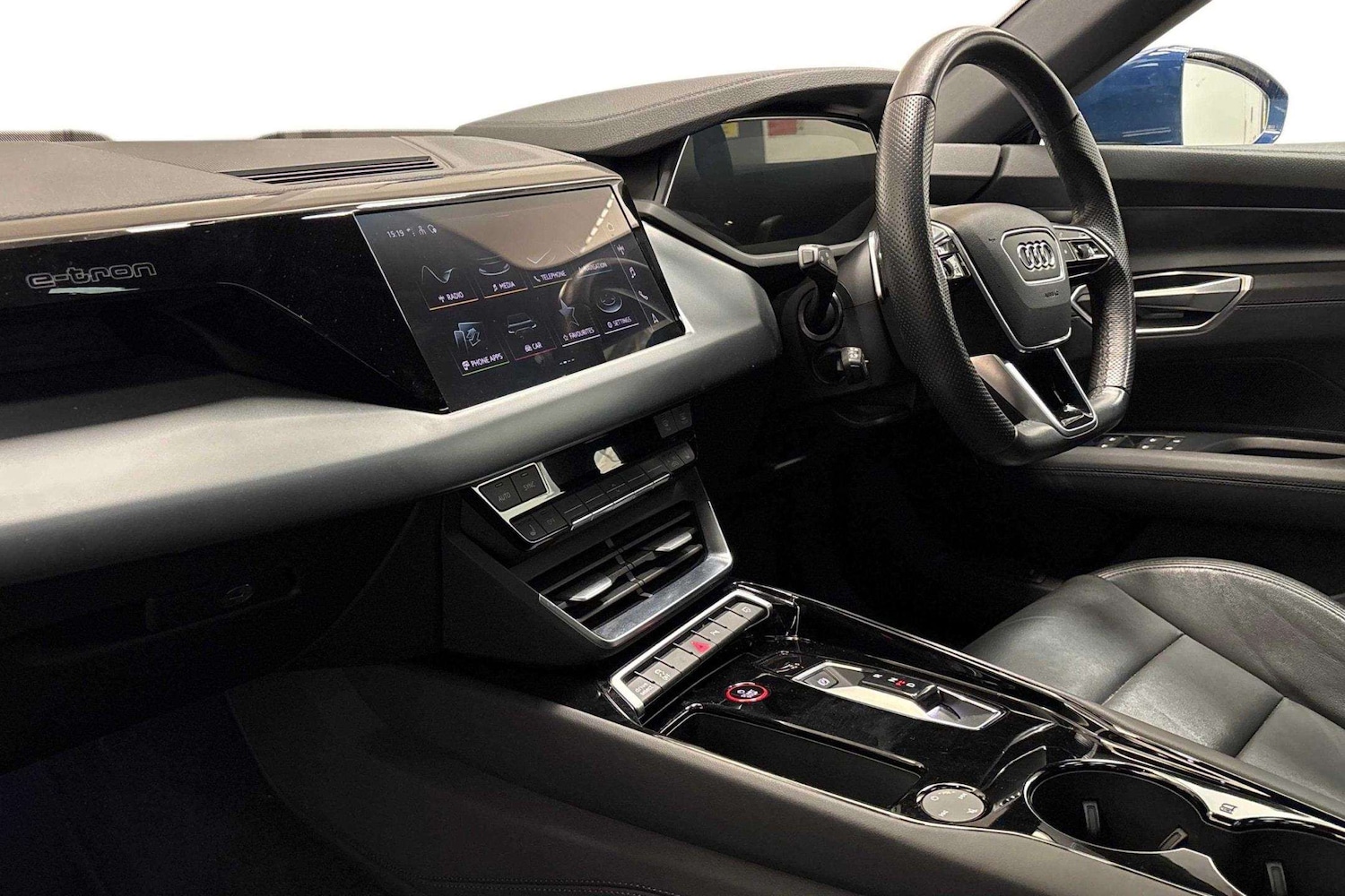 Used Audi e-tron GT 2023 for sale - 78187893: Photo 2