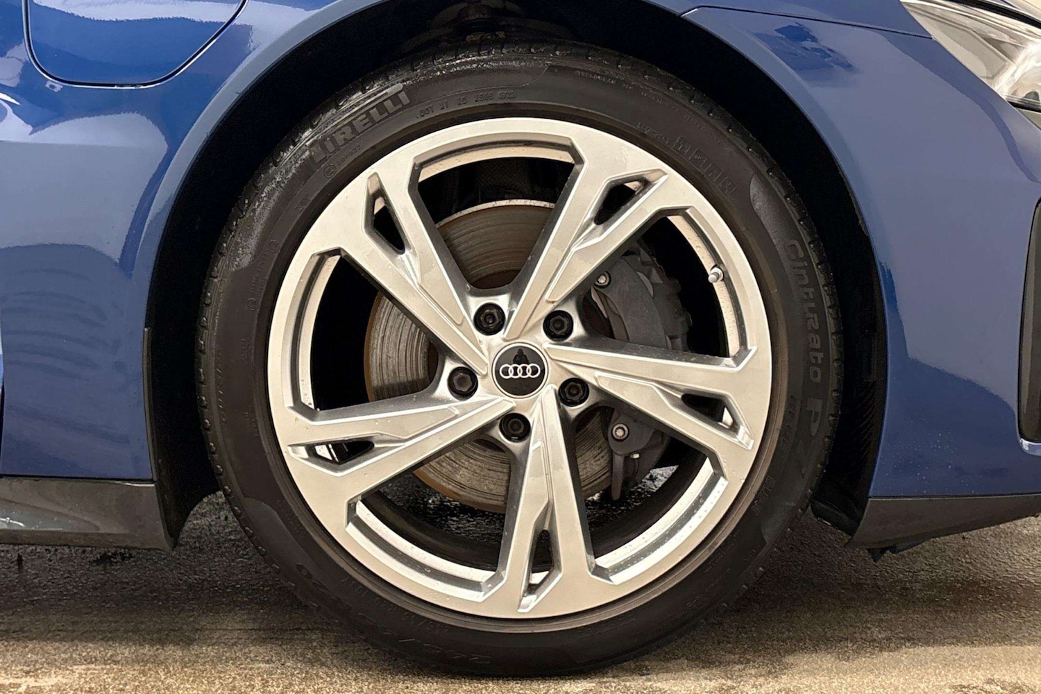 Used Audi e-tron GT 2023 for sale - 78187893: Photo 5