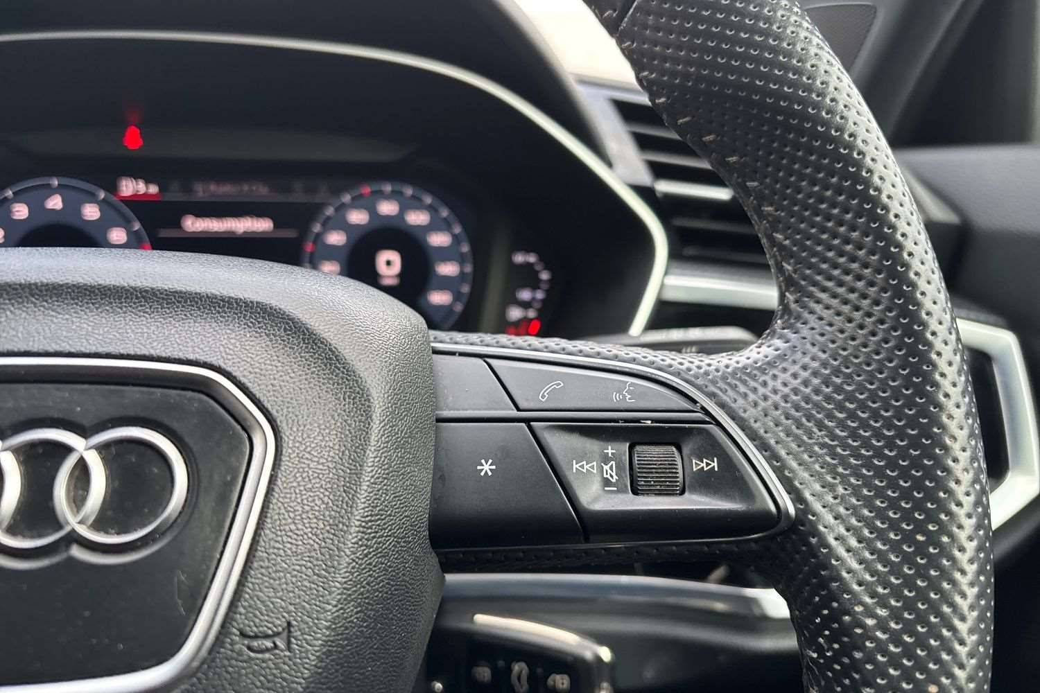 Used Audi Q3 2019 for sale - 77333820: Photo 17