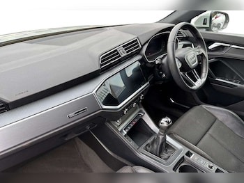 Used Audi Q3 2019 for sale - 77333820: Photo