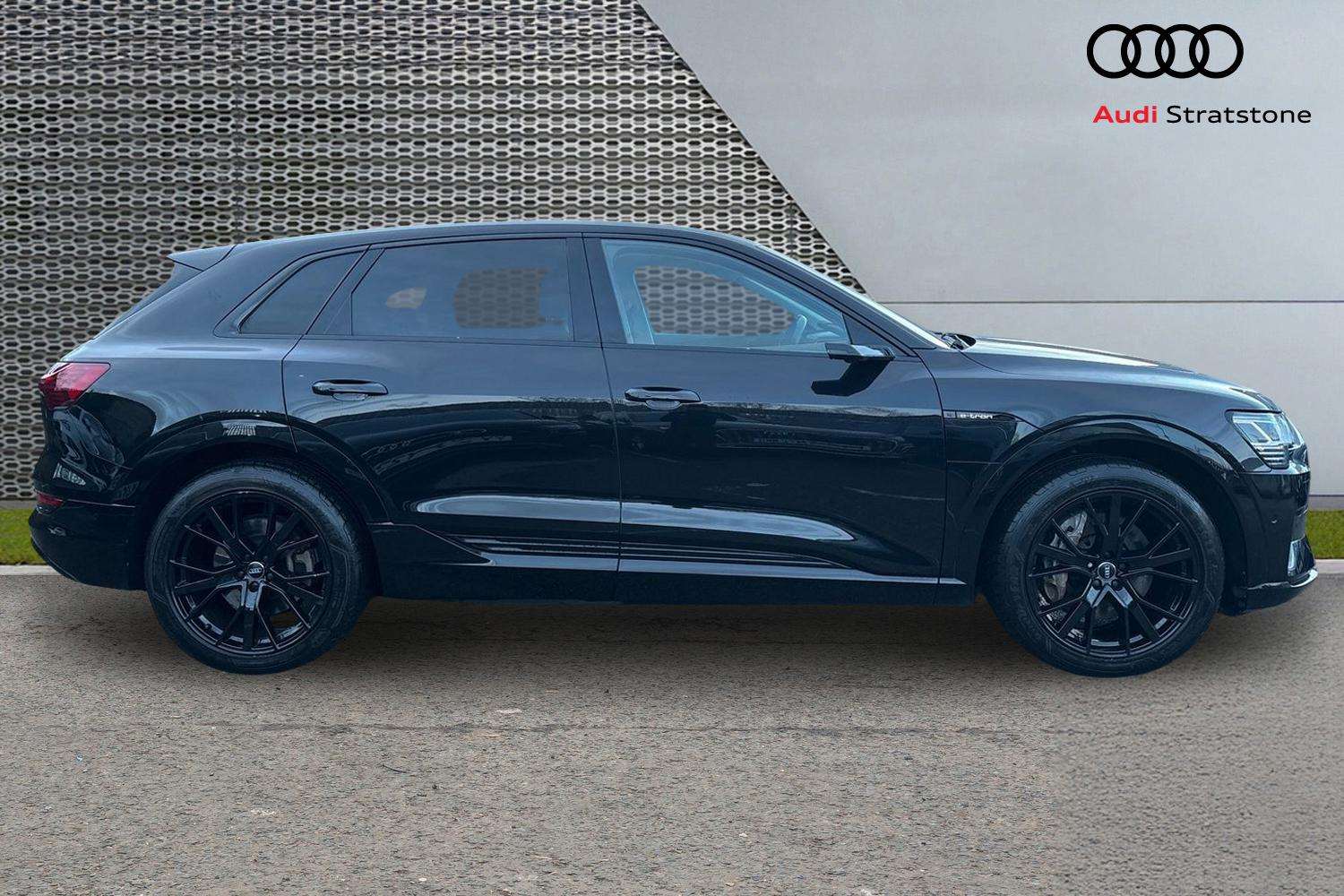 Used Audi e-tron 2020 for sale - 78076921: Photo 4