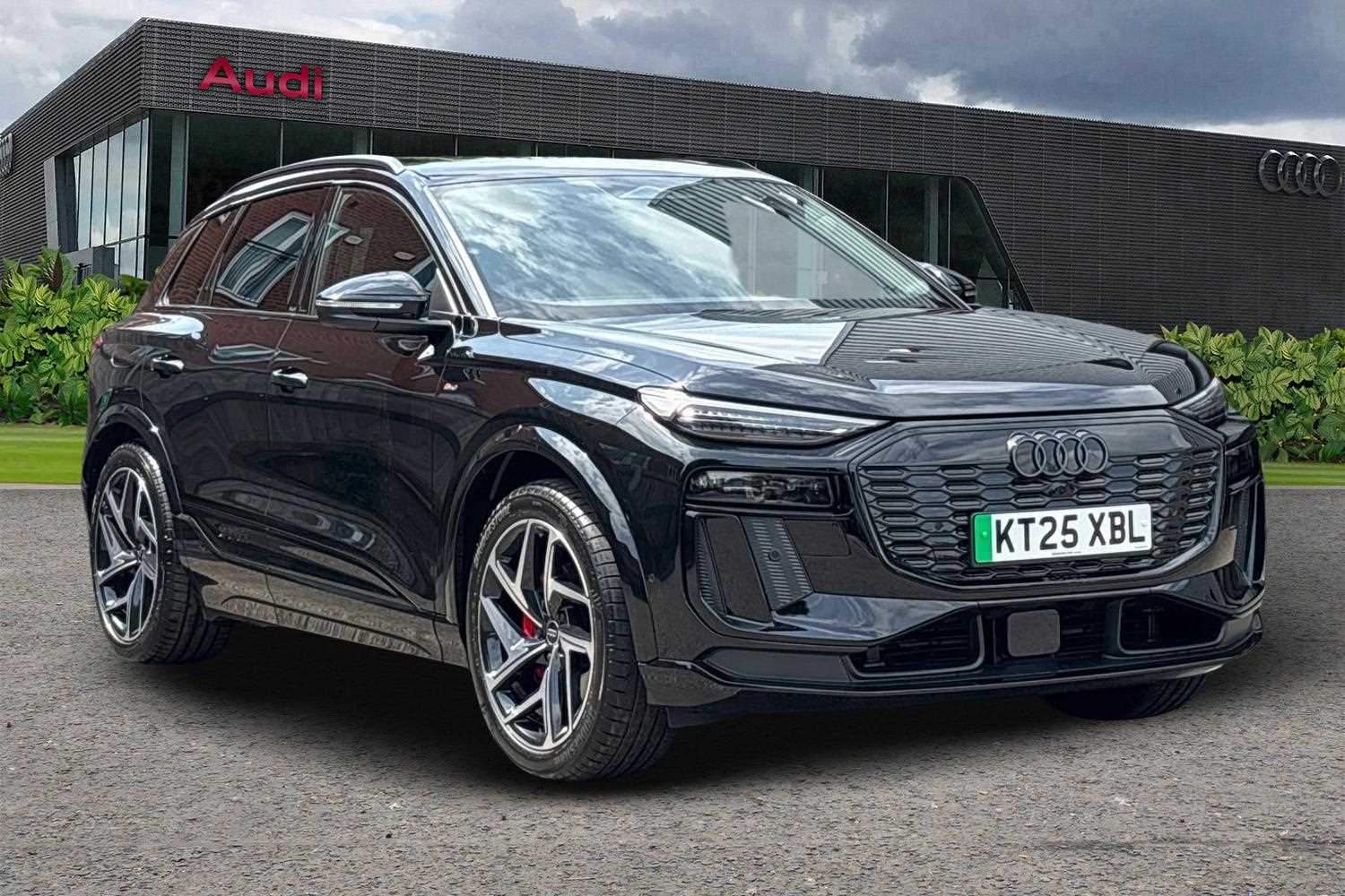 Used Audi Q6 e-tron 2025 for sale - 76063235: Photo 1