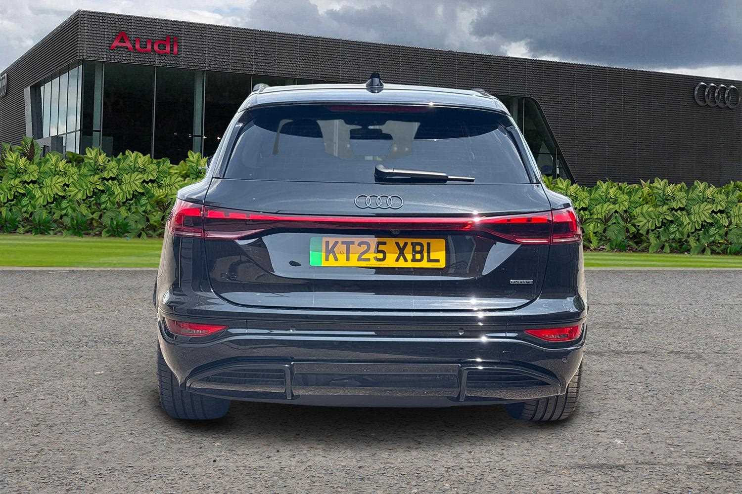 Used Audi Q6 e-tron 2025 for sale - 76063235: Photo 7