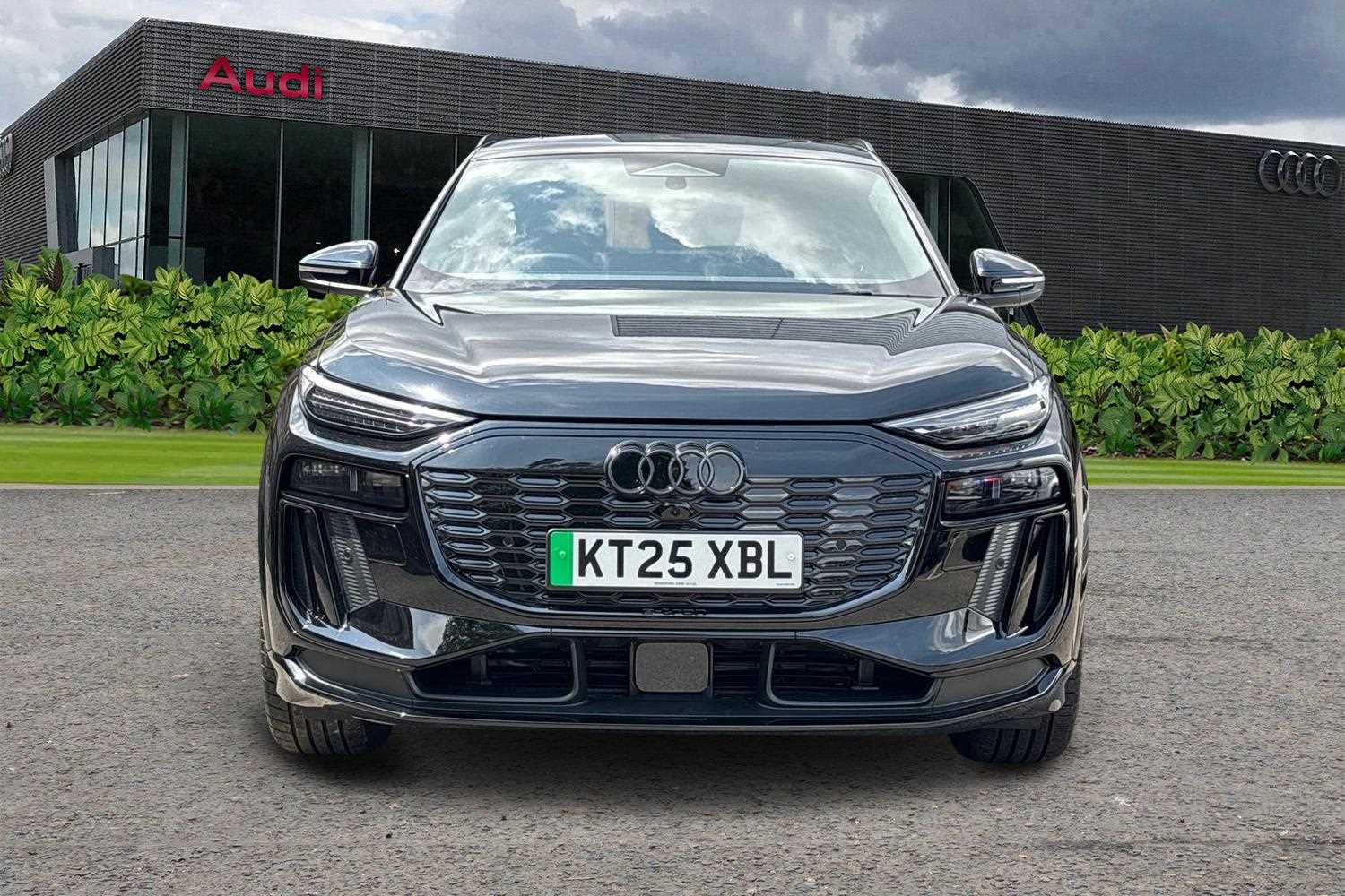 Used Audi Q6 e-tron 2025 for sale - 76063235: Photo 8