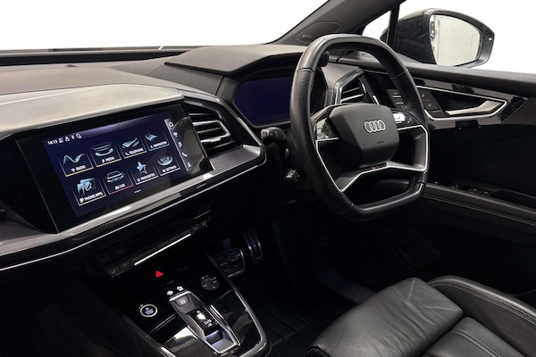 Used Audi Q4 e-tron 2021 for sale - 76218382: Photo 2