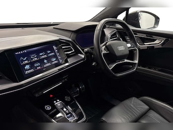 Used Audi Q4 e-tron 2021 for sale - 76218382: Photo 2