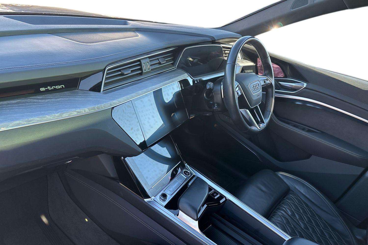 Used Audi e-tron 2022 for sale - 76298517: Photo 2