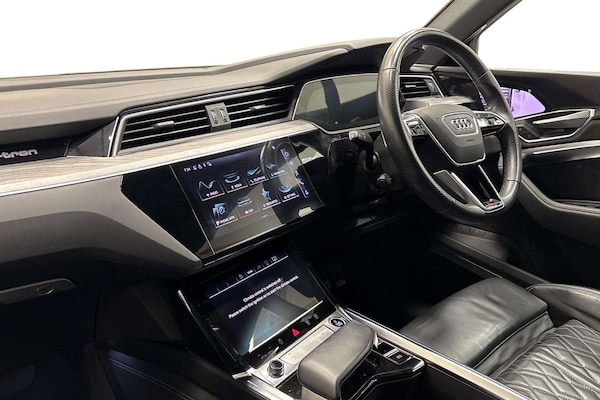 Used Audi e-tron 2022 for sale - 76298517: Photo 2