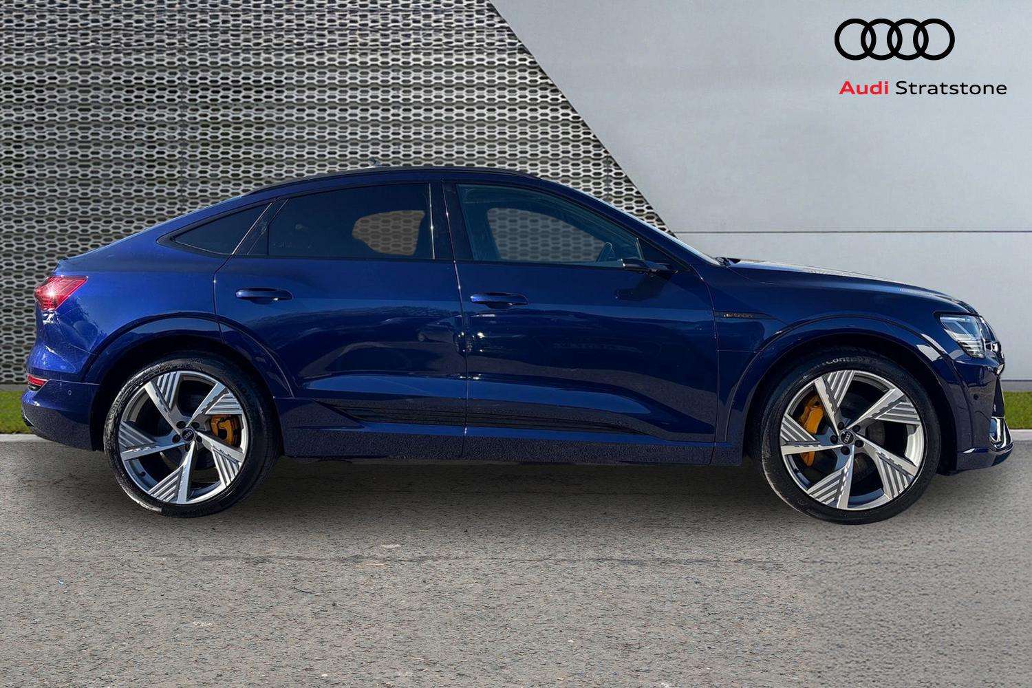 Used Audi e-tron 2022 for sale - 76298517: Photo 4