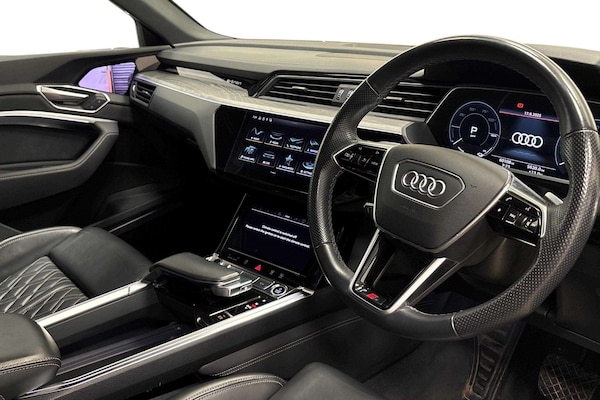 Used Audi e-tron 2022 for sale - 76298517: Photo 6