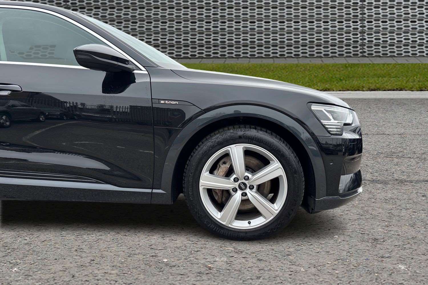 Used Audi e-tron 2021 for sale - 77373640: Photo 5