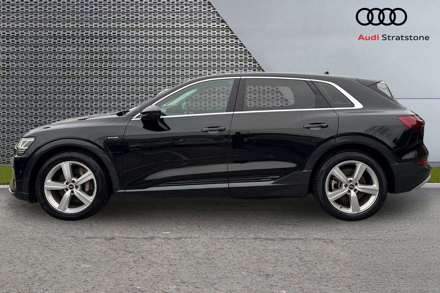Used Audi e-tron 2021 for sale - 77373640: Photo 8