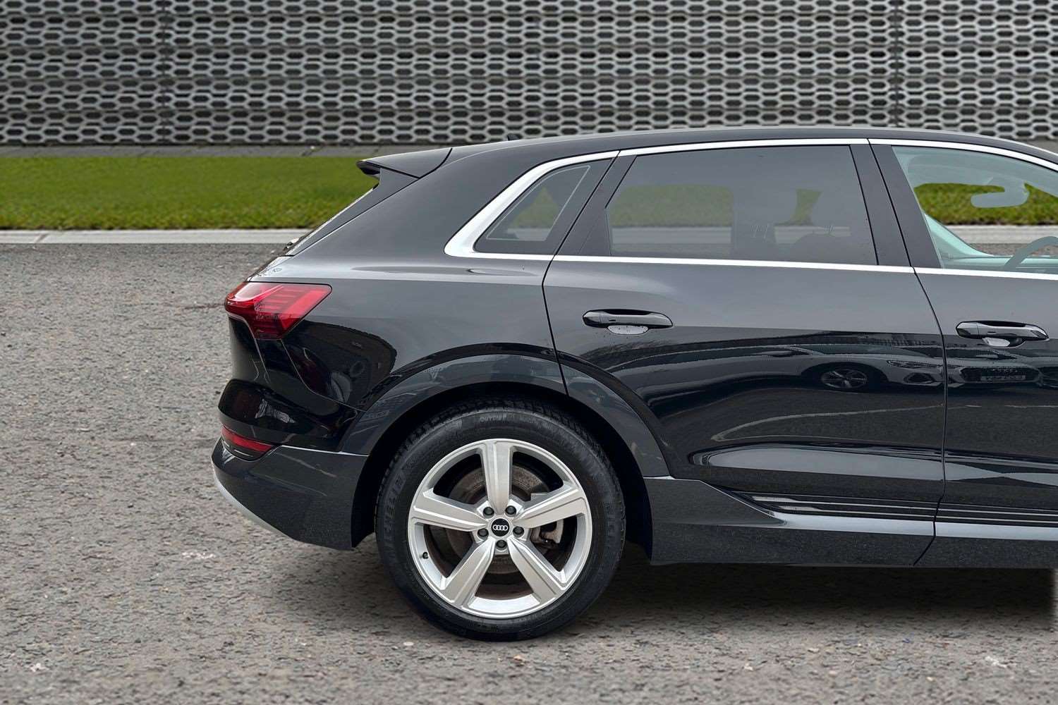 Used Audi e-tron 2021 for sale - 77373640: Photo 9