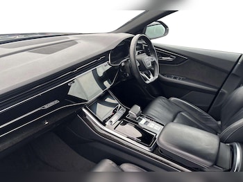 Used Audi Q8 2022 for sale - 76272192: Photo