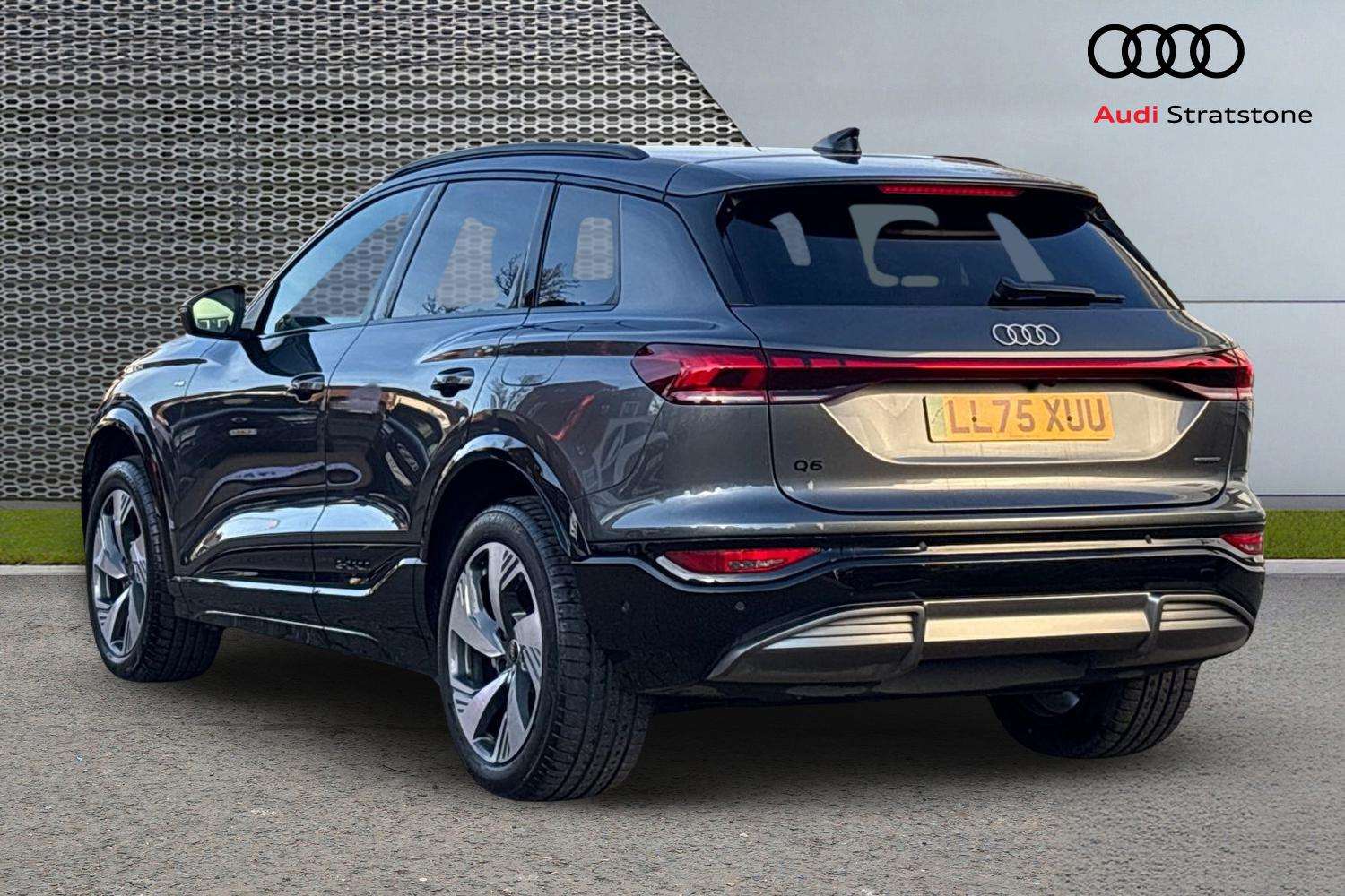 Used Audi Q6 e-tron 2025 for sale - 77553199: Photo 3