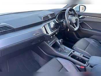 Used Audi Q3 2021 for sale - 78076920: Photo