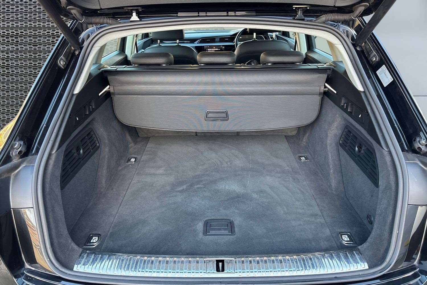 Used Audi e-tron 2020 for sale - 77333824: Photo 13