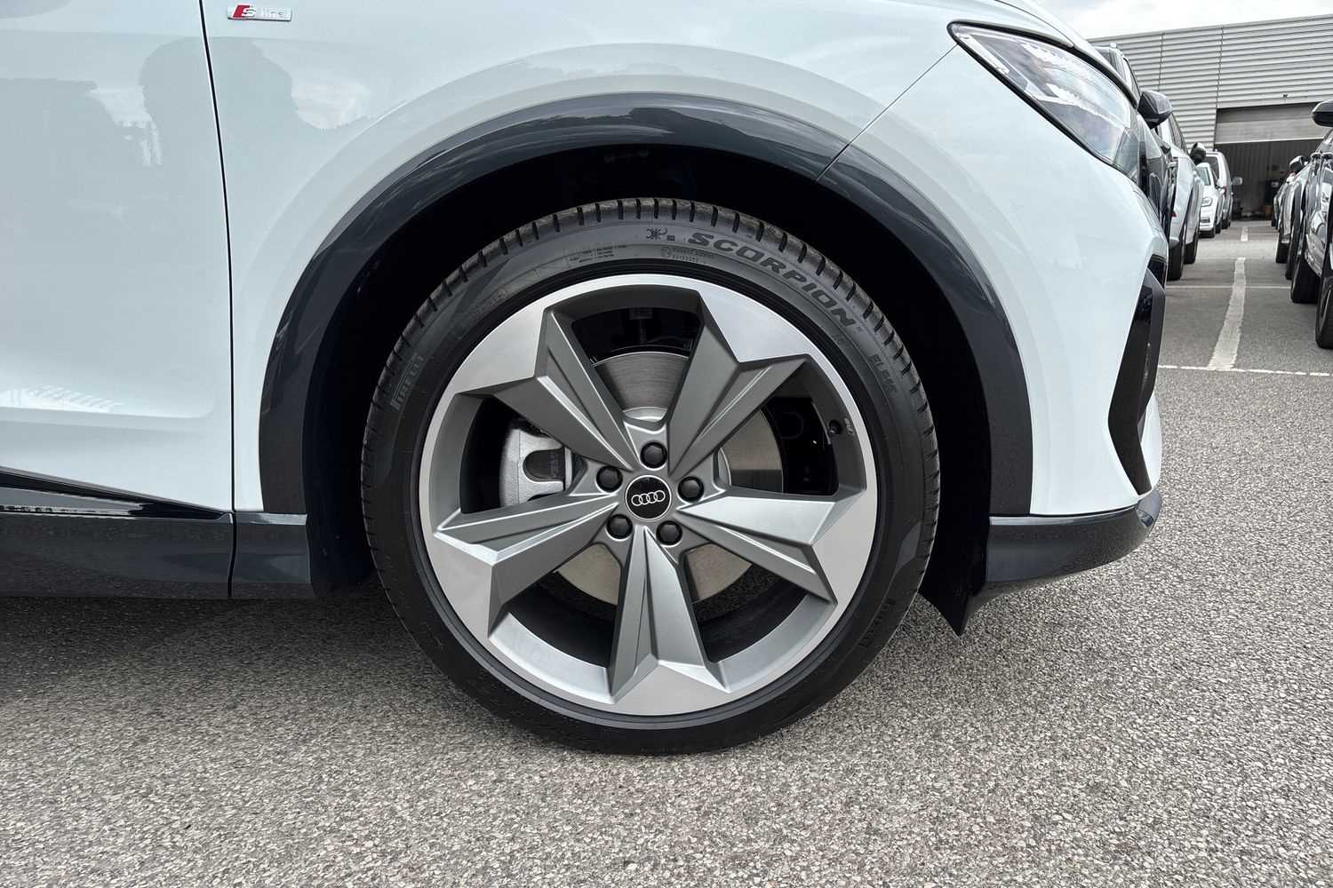 Used Audi Q4 e-tron 2025 for sale - 76063436: Photo 5