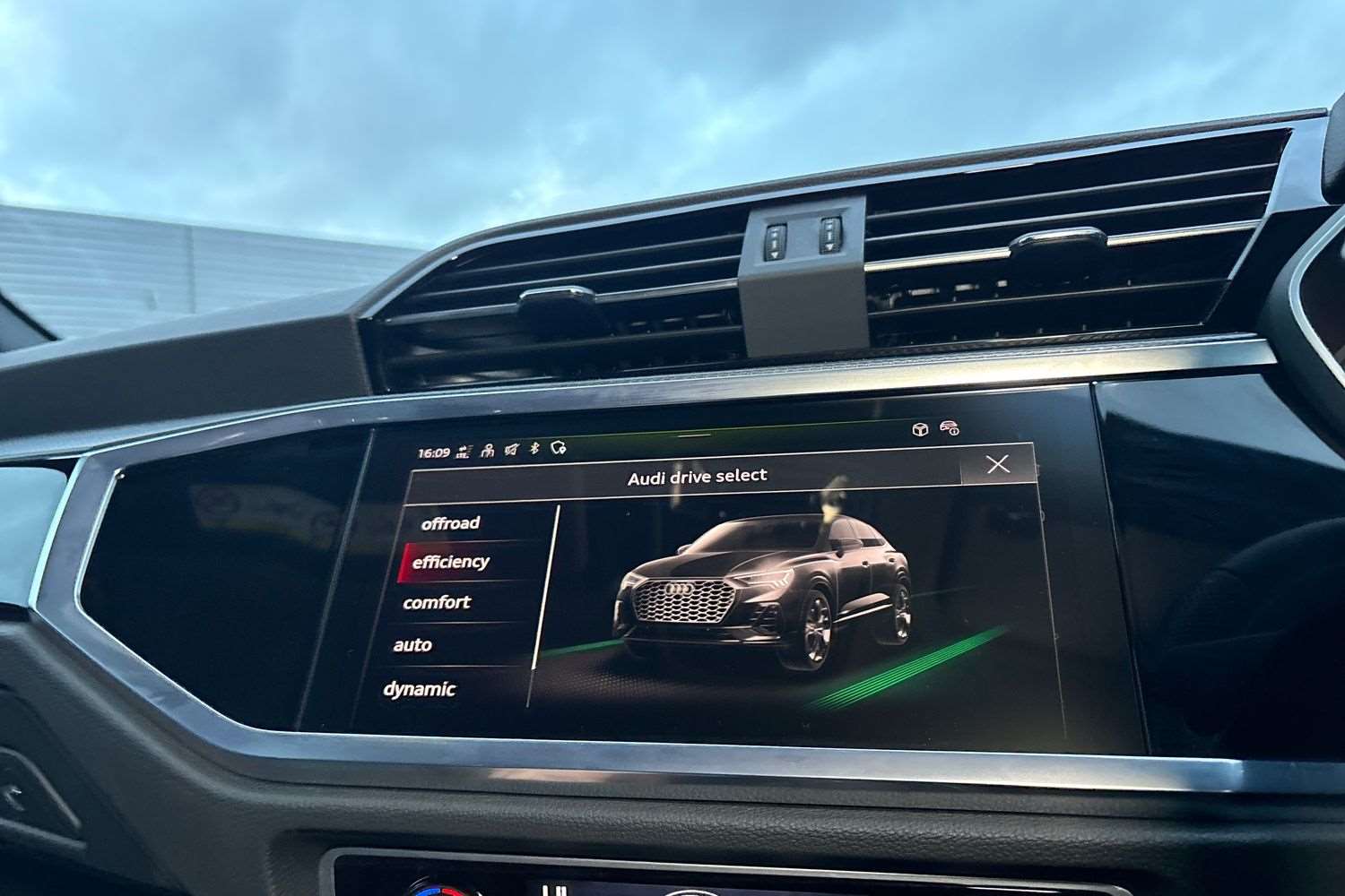 Used Audi Q3 2025 for sale - 76540867: Photo 30