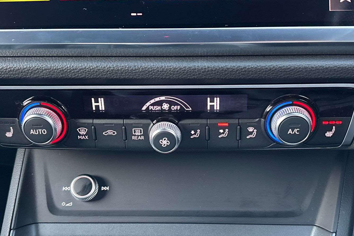 Used Audi Q3 2020 for sale - 77083025: Photo 28