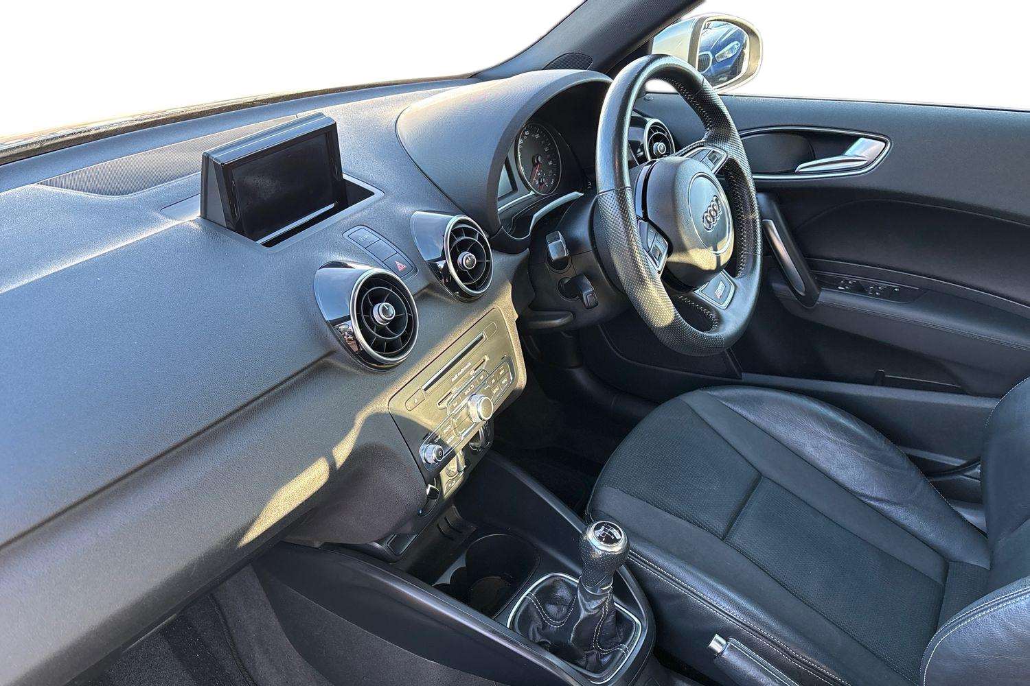 Used Audi A1 2018 for sale - 77134898: Photo 2