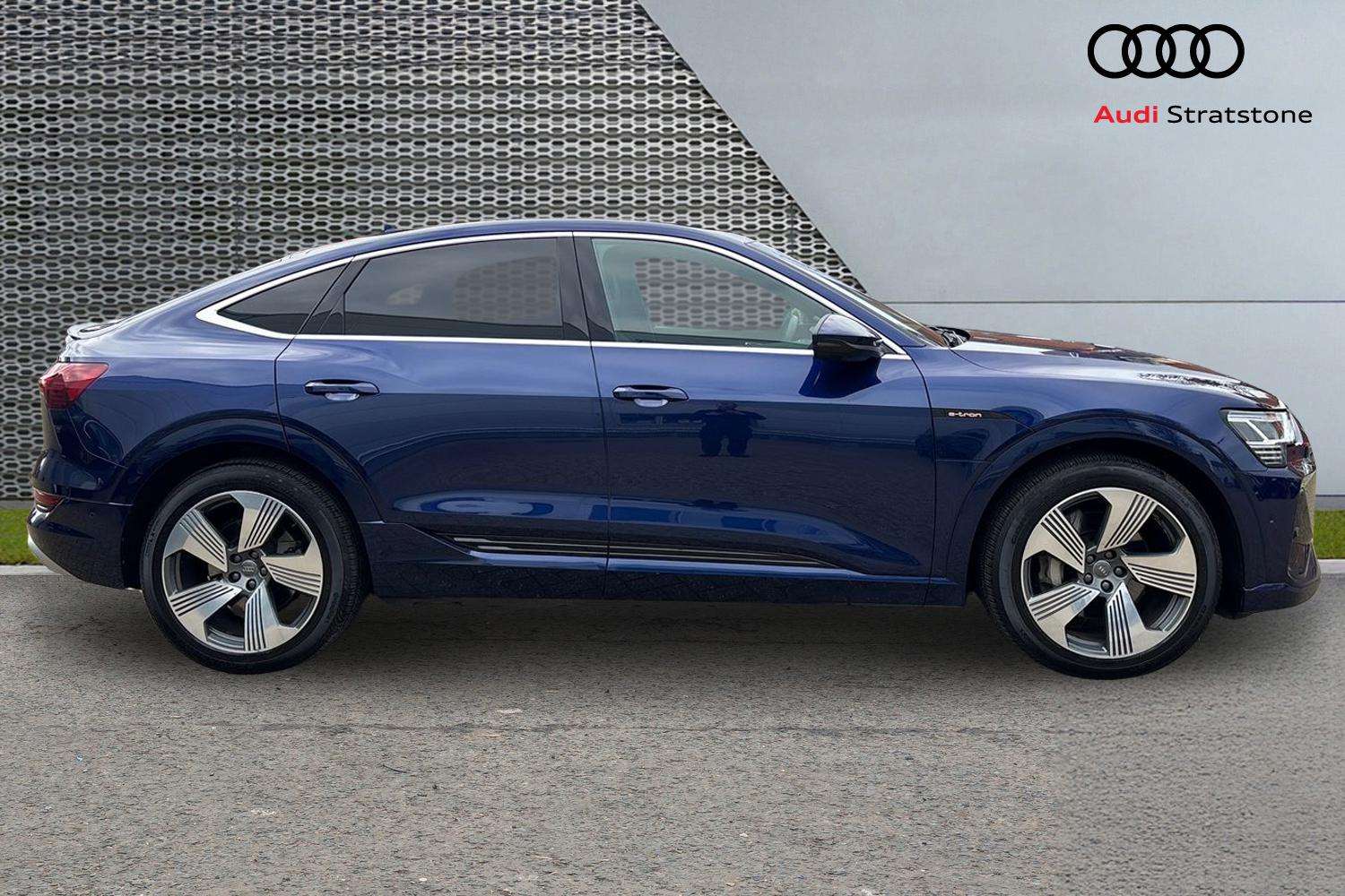 Used Audi e-tron 2021 for sale - 77674739: Photo 4