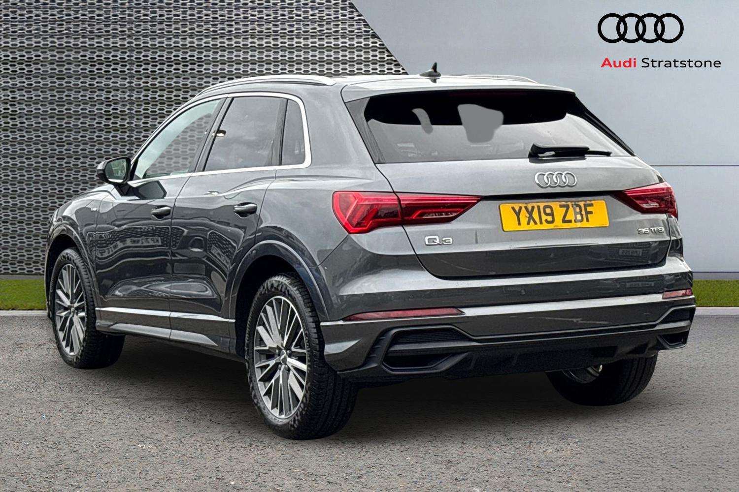 Used Audi Q3 2019 for sale - 77414562: Photo 3