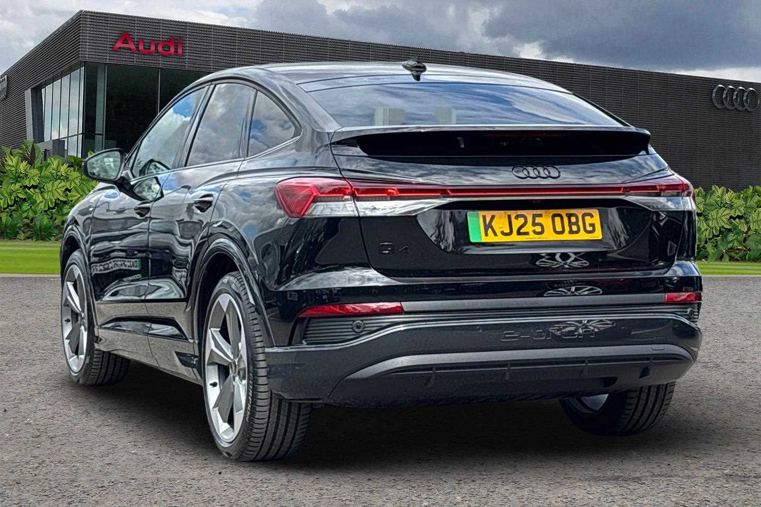Used Audi Q4 e-tron 2025 for sale - 76063518: Photo 3