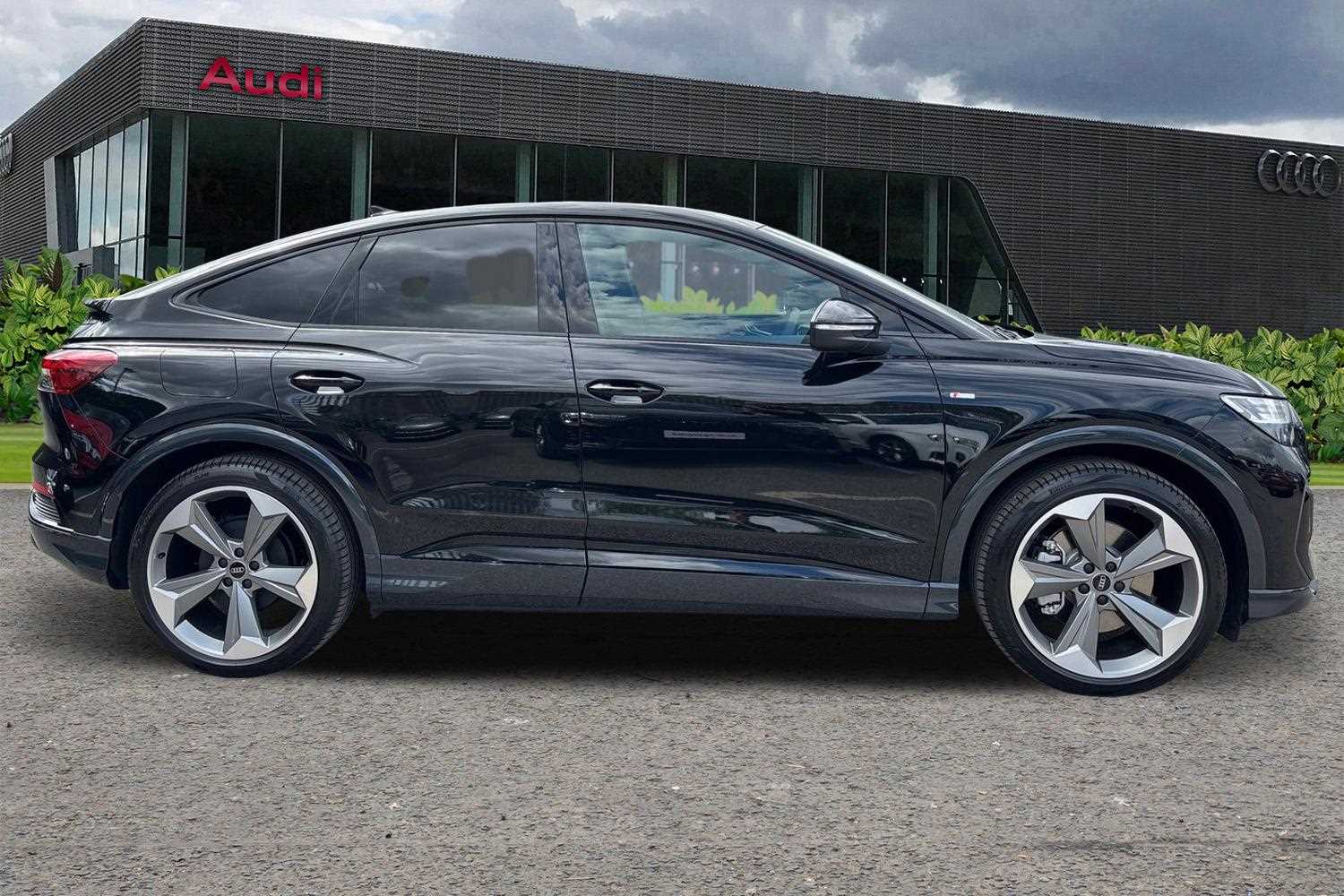 Used Audi Q4 e-tron 2025 for sale - 76063518: Photo 4
