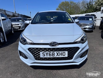 Used Hyundai i20 2018 for sale - 78383950: Photo