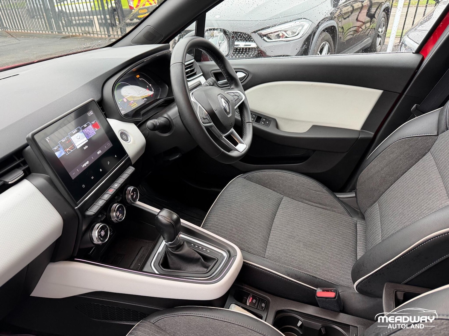 Used Renault Clio 2023 for sale - 77440956: Photo 11